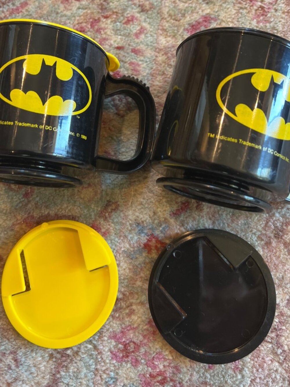 Batman plastic coffee mugs with lids & stay put coaster New Vintage